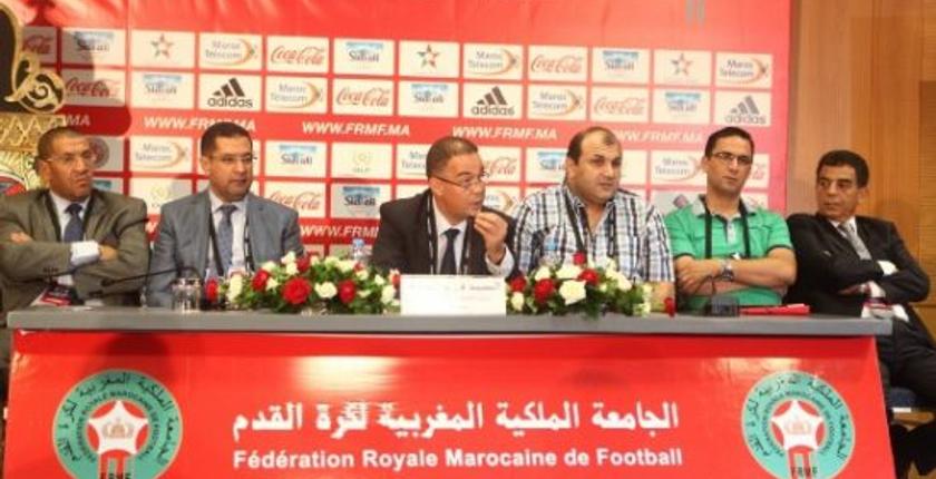 الجامعة تلزم الأندية بدفع رواتب اللاعبين