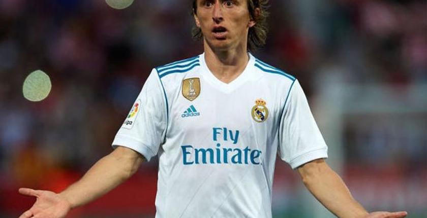 فلورنتينو بيريز يعلن سعر "مودريتش" بـ750 مليون يورو هو الأغلى في العالم
