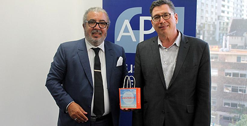 M. Hachimi Idrissi s’entretient avec le patron du Conseil de presse australien