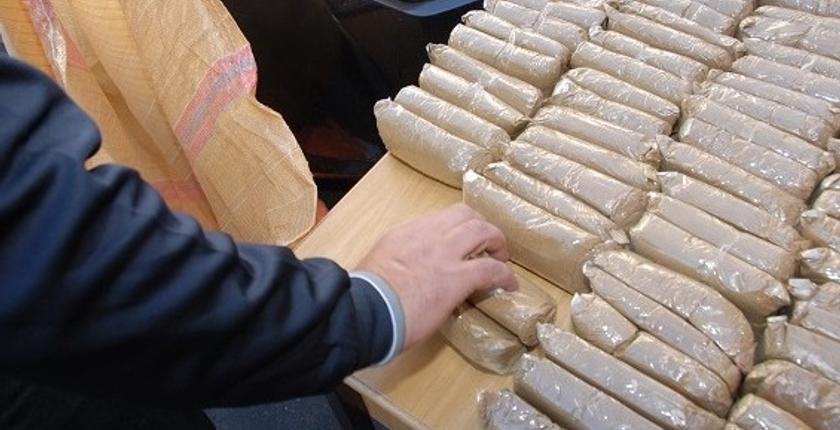 ميناء طنجة.. إحباط تهريب نحو 10 كلغ من مخدر الشيرا