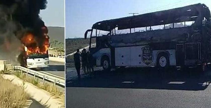 بالصور والفيديو.. النيران تلتهم حافلة وفاق سطيف الجزائري