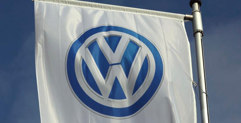 مستثمرون يطالبون شركة Volkswagen بالتعويض