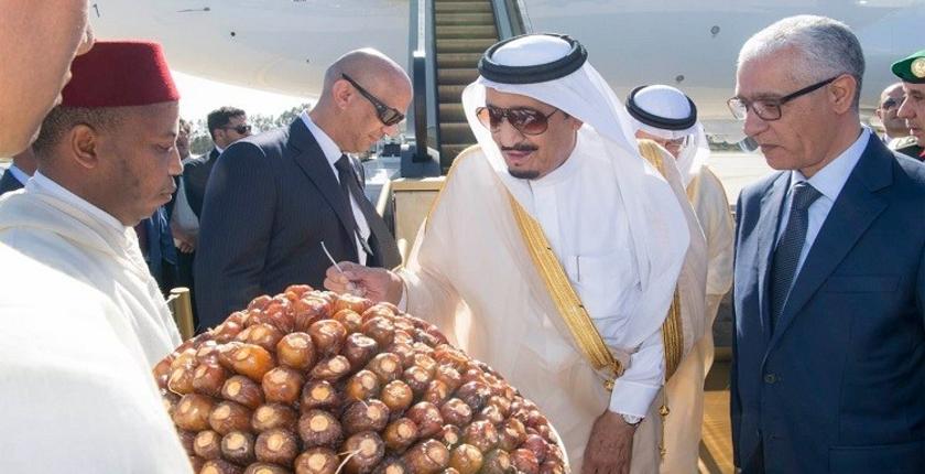 خلافا للتوقعات.. العاهل السعودي يحل بالمغرب استجابة لطلب الأطباء