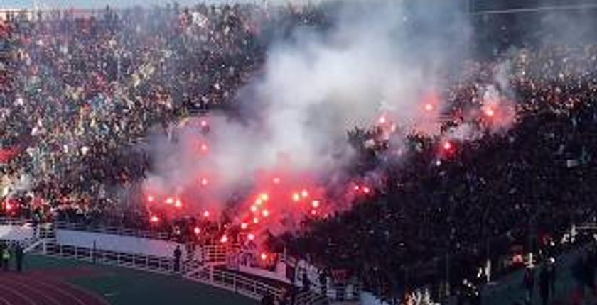 الجامعة تغرم الوداد والجيش الملكي بسبب الشماريخ
