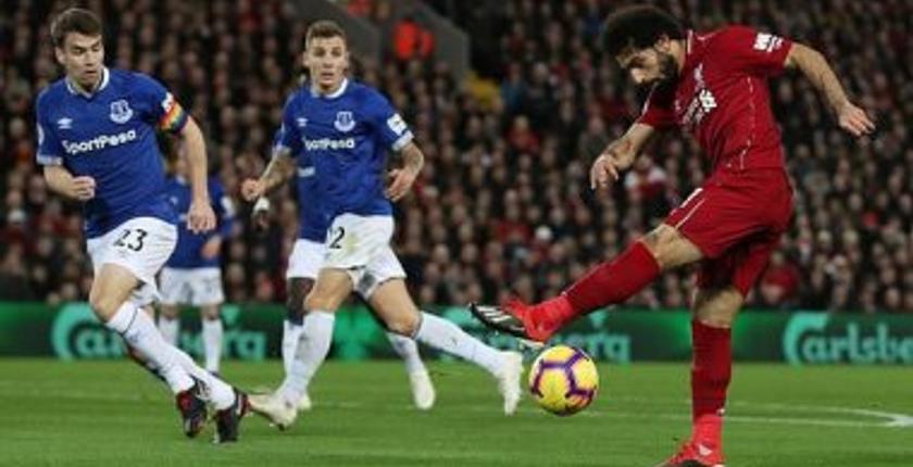 ليفربول يحقق فوزا دراميا على إيفرتون في الدوري الإنجليزي