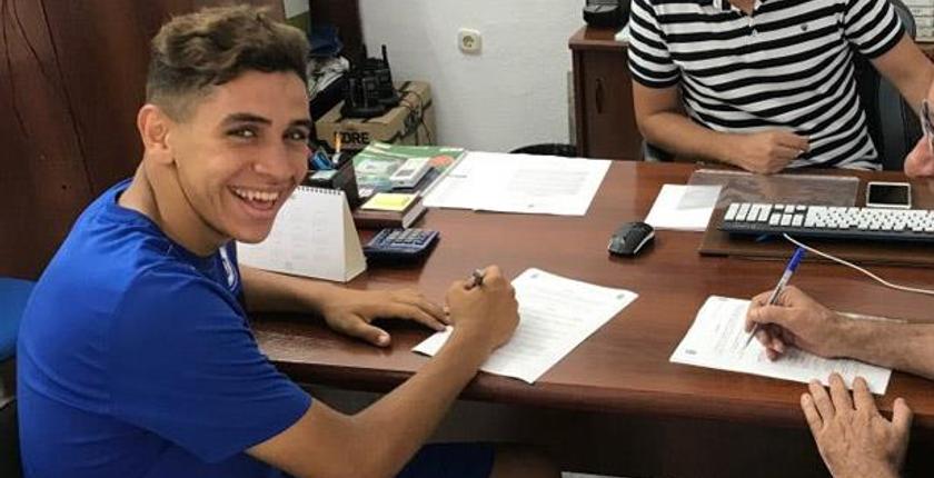 ريال مدريد يتعاقد مع مهاجم مغربي