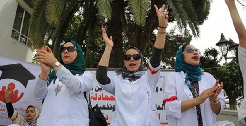 نقابات صحية تتشبث بالإحتجاج للمطالبة بتأجيل انتخابات هيأة الأطباء