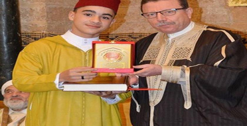 قارئ مغربي يفوز بالمرتبة الأولى في جائزة تونس العالمية لحفظ القرآن الكريم