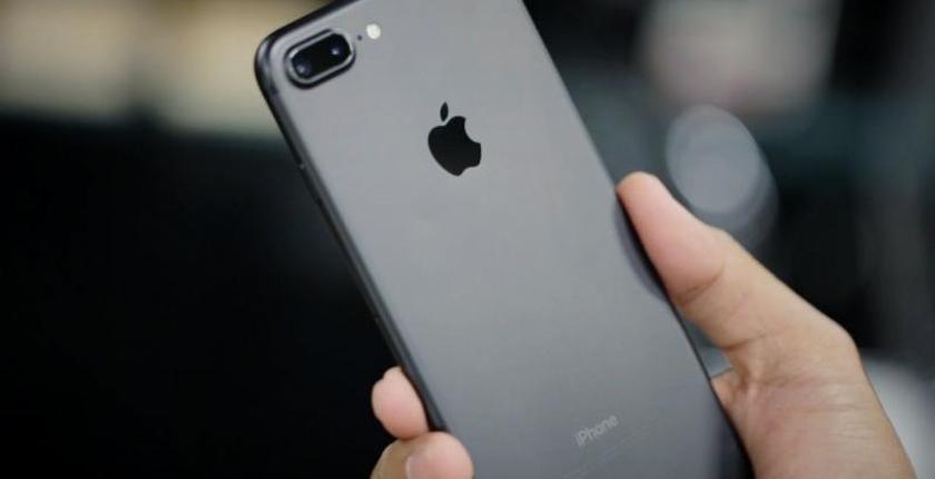 خبراء أمنيون يكتشفون ثغرة خطيرة في تحديث هواتف "iPhone" الجديد+فيديو