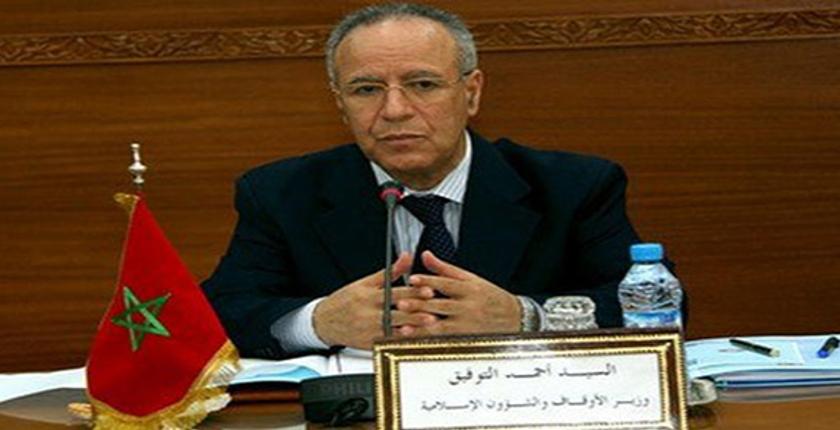 ساعة العثماني وعذاب القبر يتسببان في إعفاء إمامين