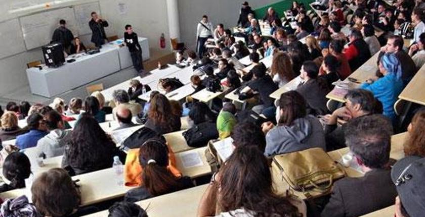 وزارة "أمزازي" تكشف أرقاما صادمة بخصوص التعليم الجامعي