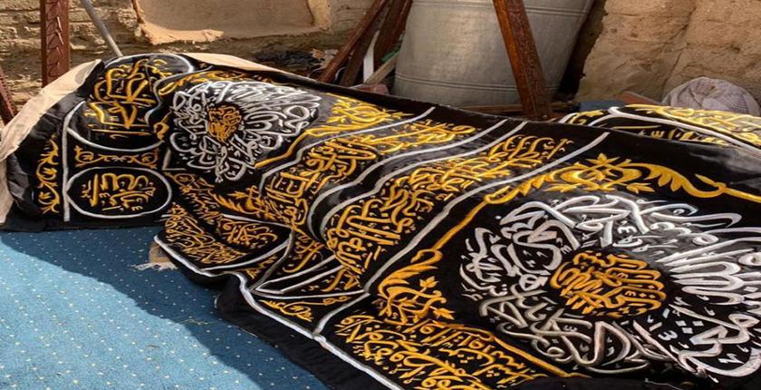 الجمارك تحبط تهريب قطع من كسوة الكعبة كانت في طريقها إلى المغرب