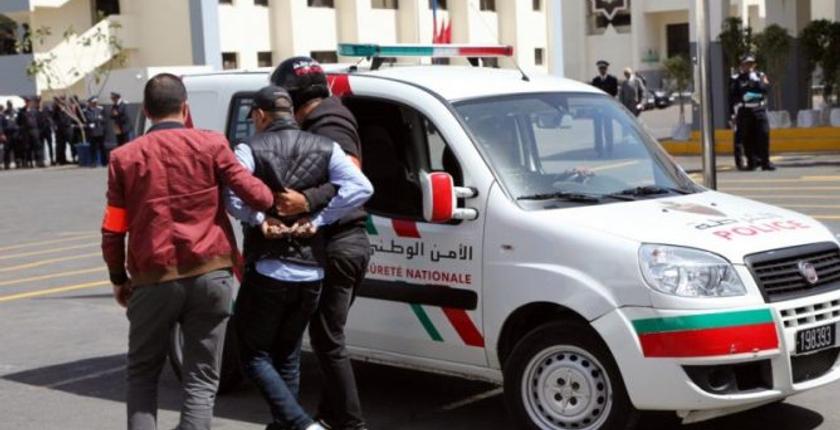 منح الجنسية لجزائري مبحوث عنه يجر مسؤولين إلى القضاء 