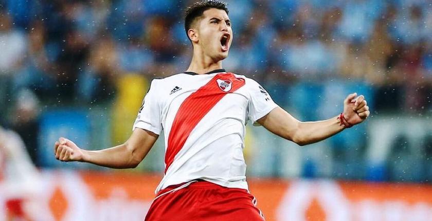 الريال يضم لاعب ريفر بليت الشاب إزكويل بالاسيوس