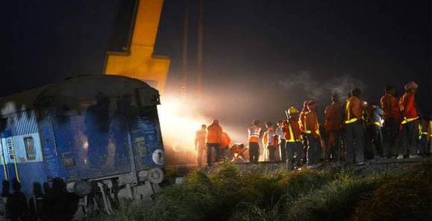 مصرع 14 شخصا وإصابة 180 آخرين بحادث قطار بجنوب إفريقيا