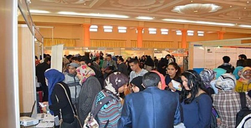 قافلة التوجيه المدرسي والجامعي والمقاولاتي تحط الرحال بعاصمة الفوسفاط