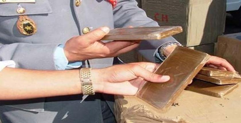 جمارك سبتة تحجز مخدر الشيرا بسيارة مرقمة بفرنسا 