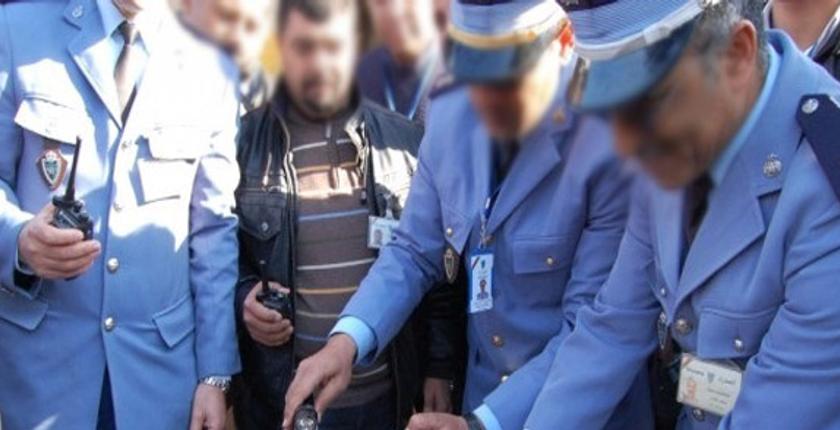 ميناء طنجة.. إحباط تهريب ساعة فاخرة وسيارة بوثائق مزورة
