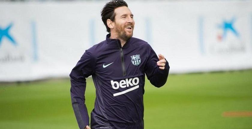 ميسي يعود بشكل مفاجئ لتدريبات برشلونة