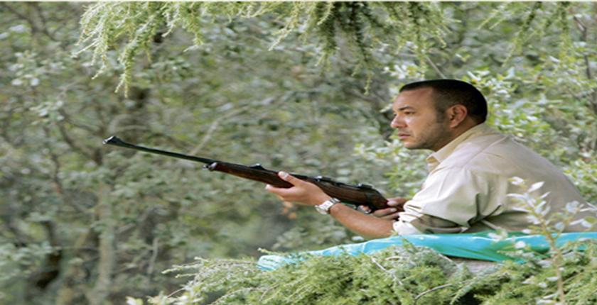 جلالة الملك يمارس هوايته المفضلة بضواحي بوزنيقة تحت حراسة أمنية مشددة