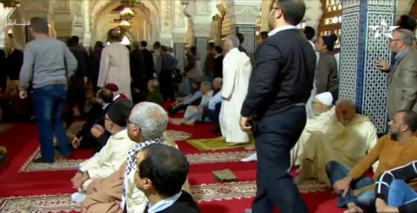 التفاصيل الكاملة لمحاولة اعتداء على المصليين وإمام بمسجد حسان +فيديو