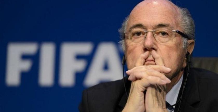 بلاتر ينتقد التنظيم المشترك ويطالب بمنح مونديال 2026 للمغرب