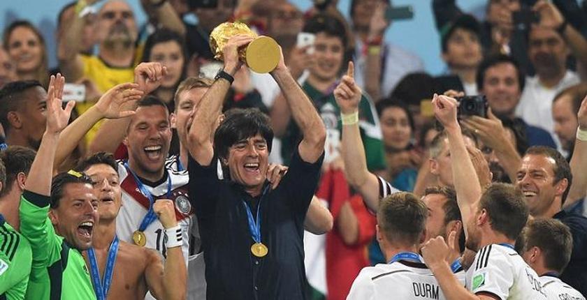 لوف يمدد عقده مع ألمانيا إلى غاية 2022