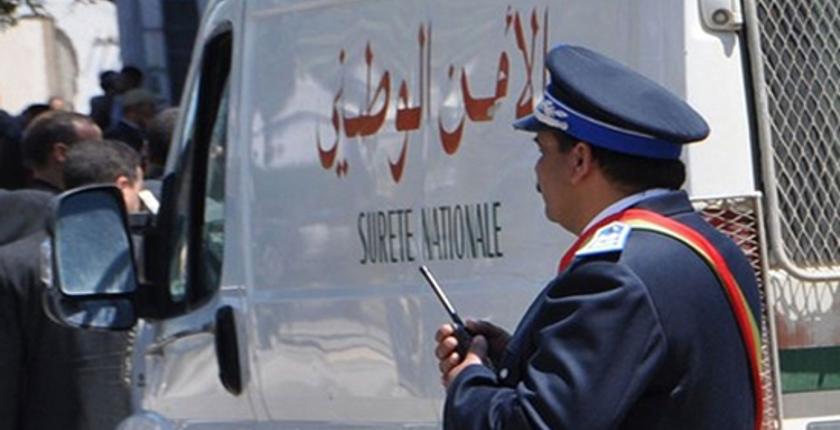 جرف الملحة..شرطي يشهر سلاحه الوظيفي لتوقيف شخص يحمل سكينا