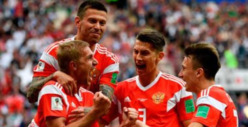 المنتخب المصري يسقط أمام الدب الروسي ويودع المونديال من دوره الأول