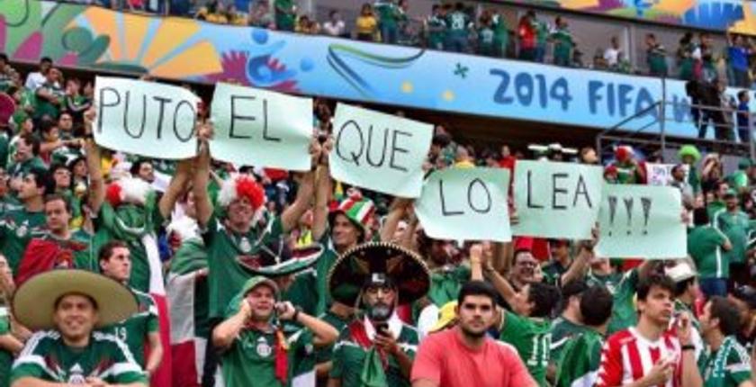 الفيفا يعاقب منتخبي المكسيك وصربيا بسبب شغب الجماهير
