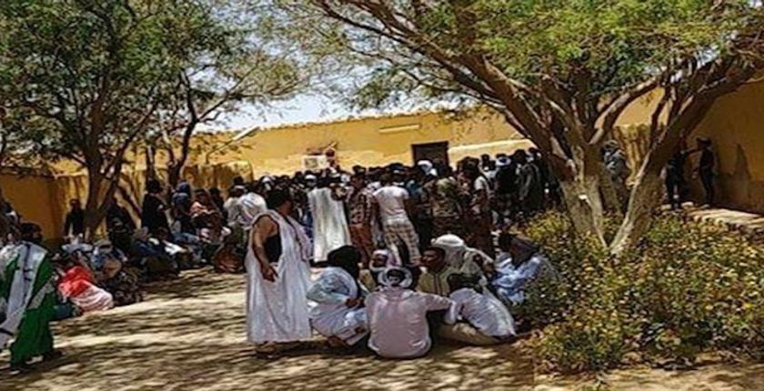 بعد مقتل شاب داخل أحد سجونها.. البوليساريو تطلق الرصاص لتفريق متظاهرين
