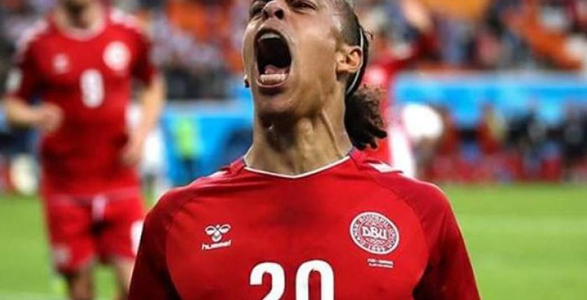 يوسف بولسن يتوج بجائزة أفضل لاعب في مواجهة الدنمارك وبيرو