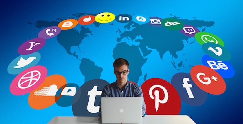 اختراعات غيرت العالم.. مواقع التواصل الإجتماعي أين كانت وكيف أصبحت؟
