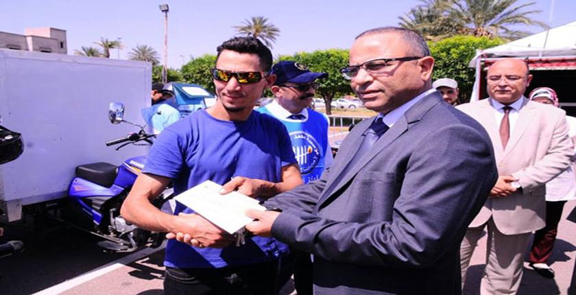 توزيع معدات خاصة لفائدة السجناء المفرج عنهم +صور