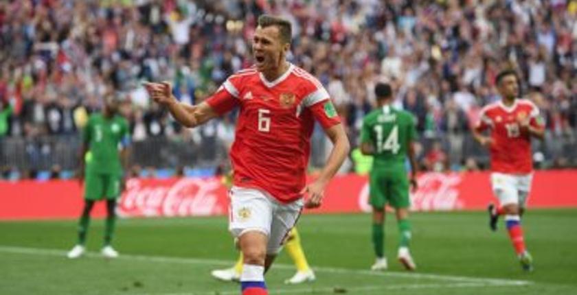 نجم روسيا تشيرشيف يتوج بجائزة أفضل لاعب في المباراة الافتتاحية للمونديال